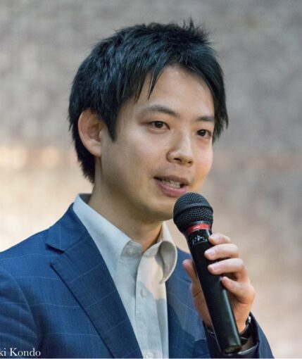 繁内優志